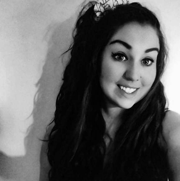 Meet your Posher, Jessica - Picture 1 of 1